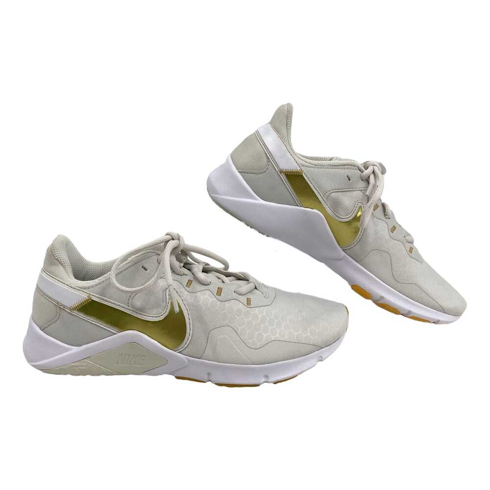 Nike Beige Gold Sneakers Round Toe Lace-Up | Womens 7.5